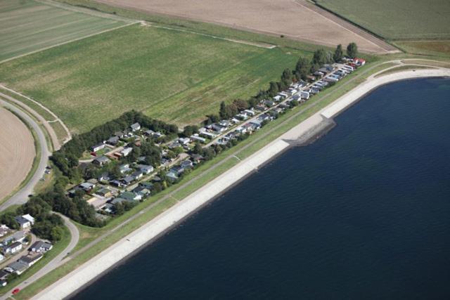 Bungalow Aan De Thoolse Kust Poortvliet Exterior photo